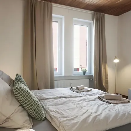 Neu Zentrale Netflix Balkon 4 Gaeste * 安德纳赫