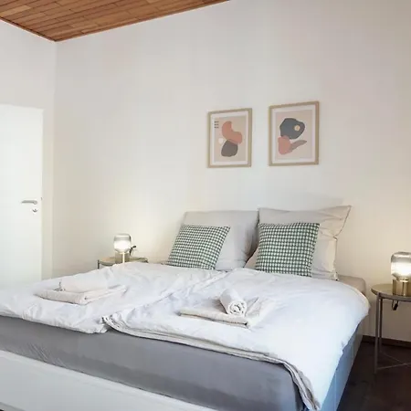 Neu Zentrale Netflix Balkon 4 Gaeste 安德纳赫