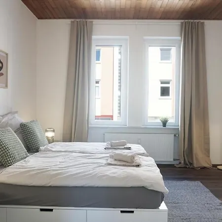Neu Zentrale Netflix Balkon 4 Gaeste *