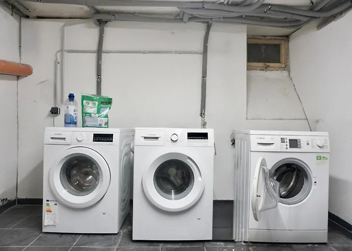 Neu Zentrale Netflix Balkon 4 Gaeste 安德纳赫