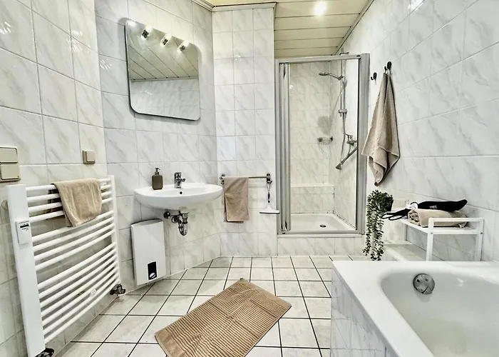 Neu Zentrale Netflix Balkon 4 Gaeste 公寓