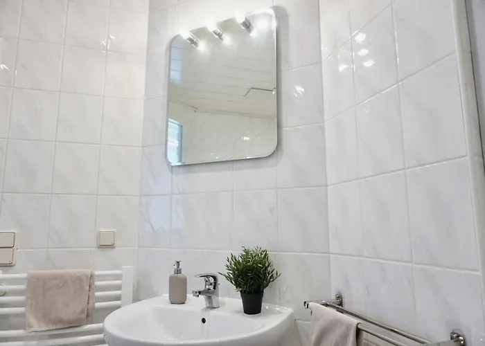 Neu Zentrale Netflix Balkon 4 Gaeste * 安德纳赫